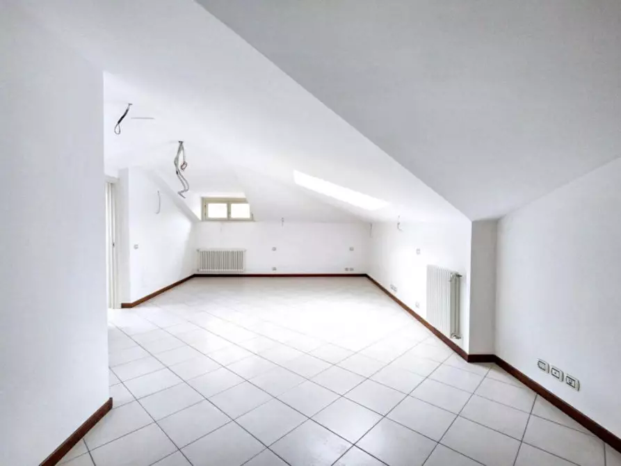 Immagine 8 di Appartamento in vendita  in Via Vittorio Emanuele II, N. 117 a Bordighera