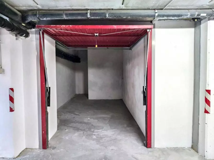 Immagine 17 di Appartamento in vendita  in Via Vittorio Emanuele II, N. 117 a Bordighera