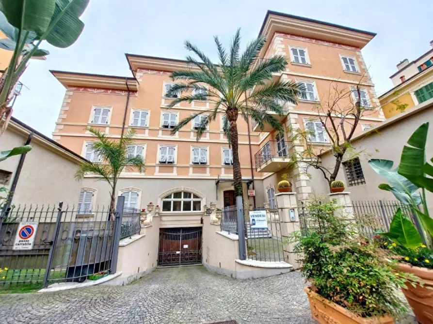 Immagine 26 di Appartamento in vendita  in Via Vittorio Emanuele II, N. 117 a Bordighera