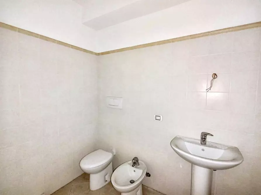 Immagine 10 di Appartamento in vendita  in Via Vittorio Emanuele II, N. 117 a Bordighera