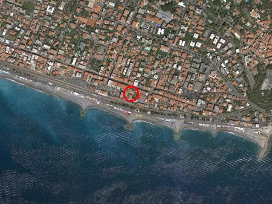 Immagine 21 di Appartamento in vendita  in Via Vittorio Emanuele II, N. 117 a Bordighera