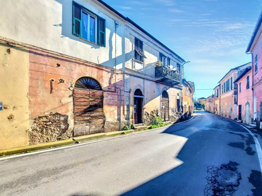 Immagine 2 di Magazzino in vendita  in VIa Caramagna, N. 108 a Imperia