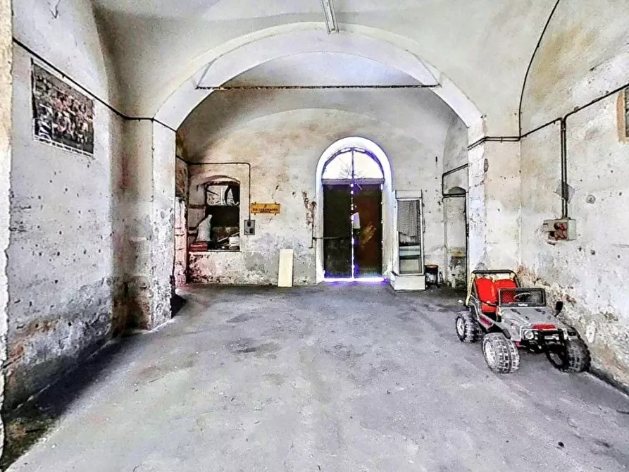 Immagine 5 di Magazzino in vendita  in VIa Caramagna, N. 108 a Imperia