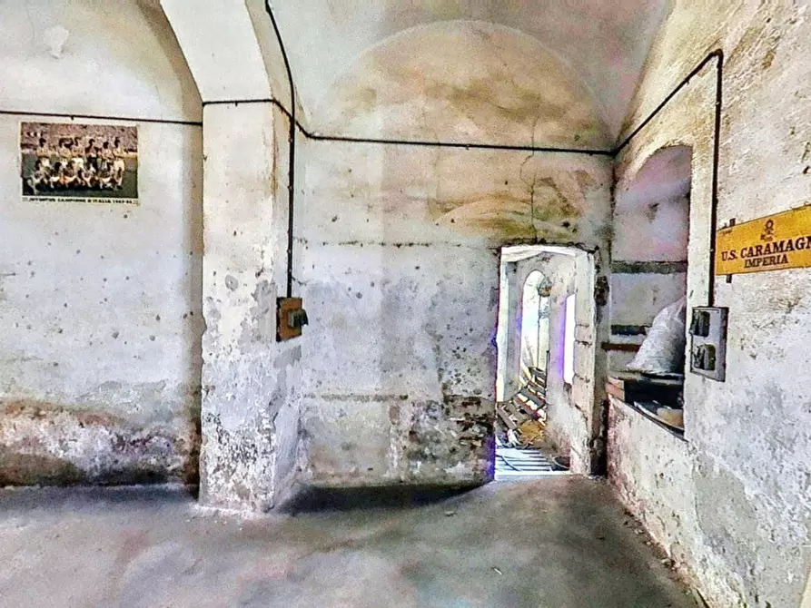 Immagine 6 di Magazzino in vendita  in VIa Caramagna, N. 108 a Imperia