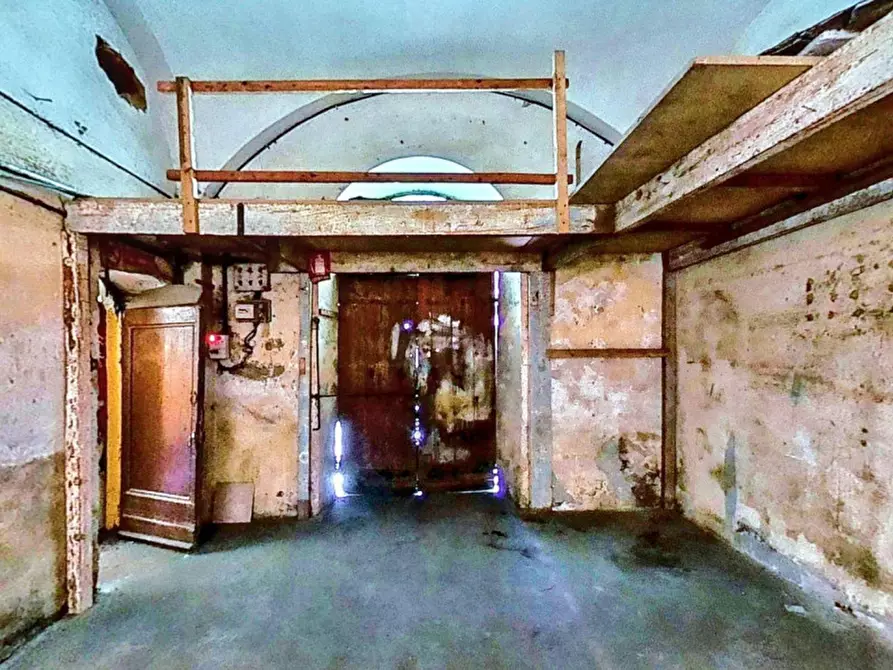 Immagine 10 di Magazzino in vendita  in VIa Caramagna, N. 108 a Imperia