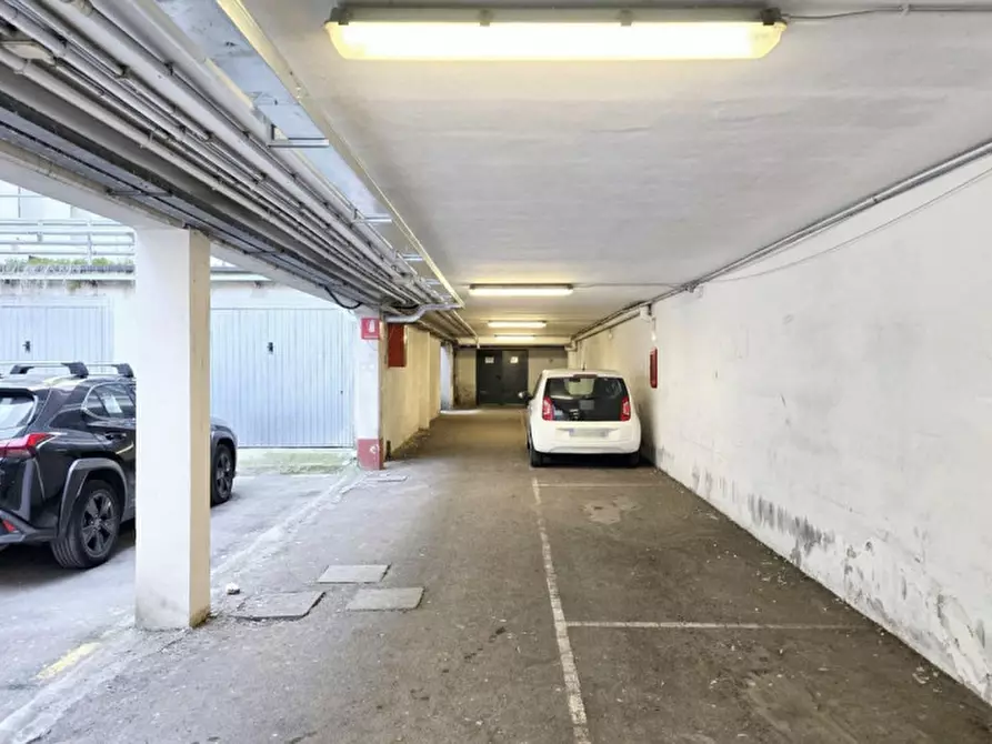 Immagine 7 di Magazzino in vendita  in Piazza Alcide De Gasperi, N. 51 bis - 65 a Padova