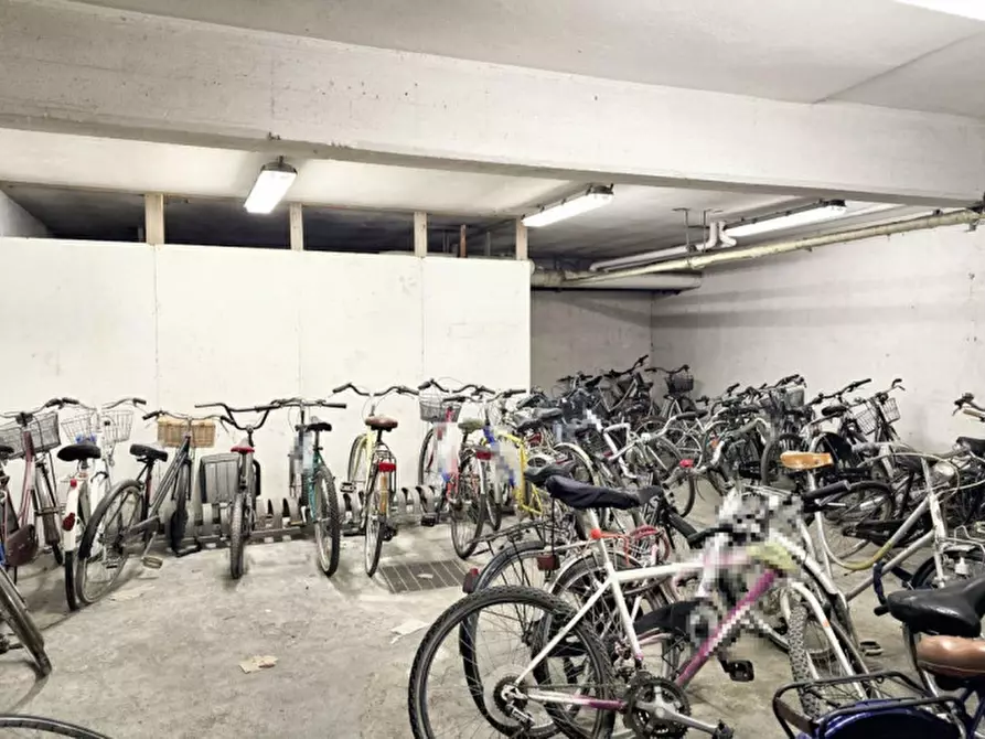 Immagine 9 di Magazzino in vendita  in Piazza Alcide De Gasperi, N. 51 bis - 65 a Padova