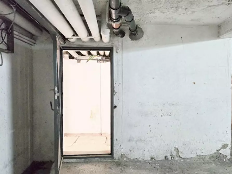 Immagine 12 di Magazzino in vendita  in Piazza Alcide De Gasperi, N. 51 bis - 65 a Padova