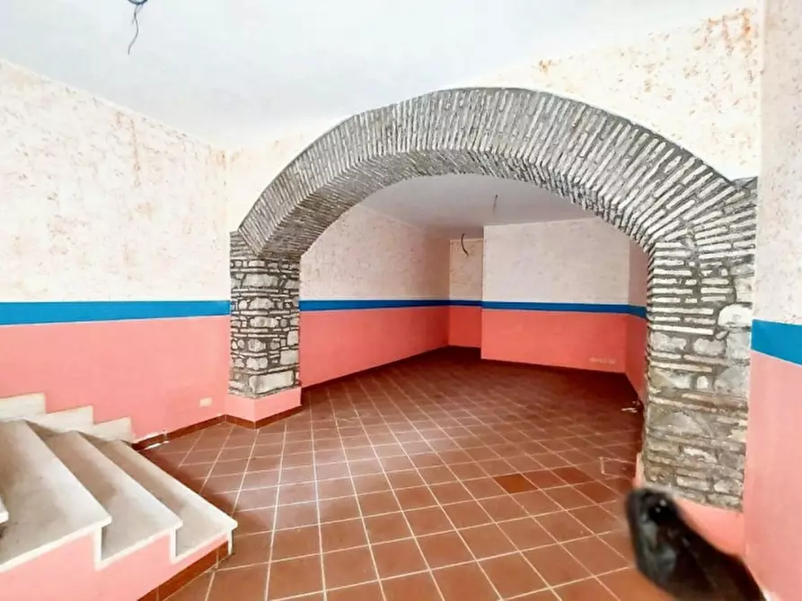 Immagine 4 di Negozio in vendita  in Via San Francesco, N. 11-13 a Velletri