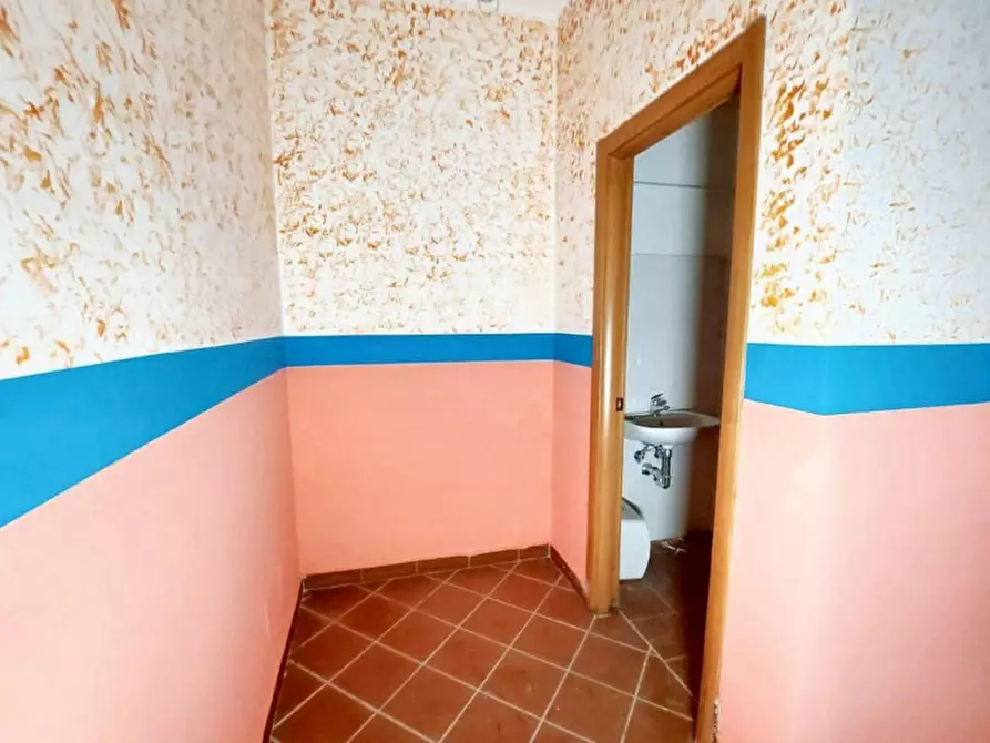 Immagine 6 di Negozio in vendita  in Via San Francesco, N. 11-13 a Velletri