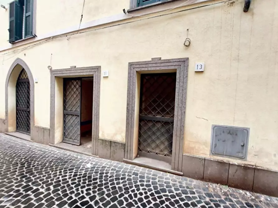 Immagine 9 di Negozio in vendita  in Via San Francesco, N. 11-13 a Velletri