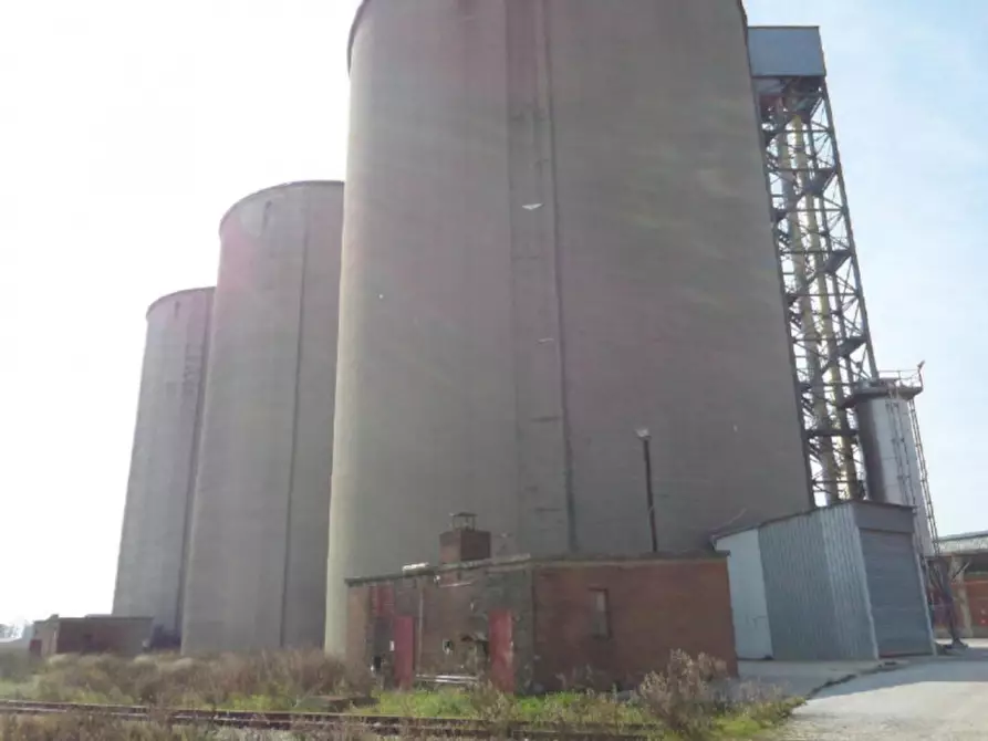 Immagine 5 di Magazzino in vendita  in contrada Incoronata, N. snc a Foggia