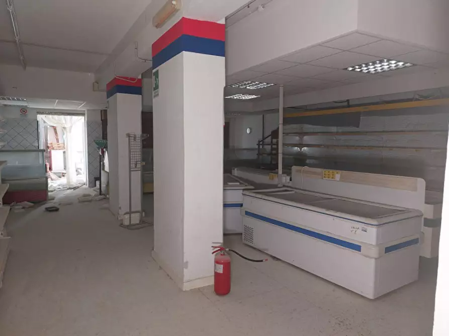 Immagine 9 di Negozio in vendita  in Via Roma, N. 26 a Gagliano Castelferrato