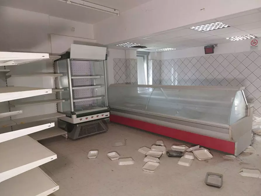 Immagine 10 di Negozio in vendita  in Via Roma, N. 26 a Gagliano Castelferrato