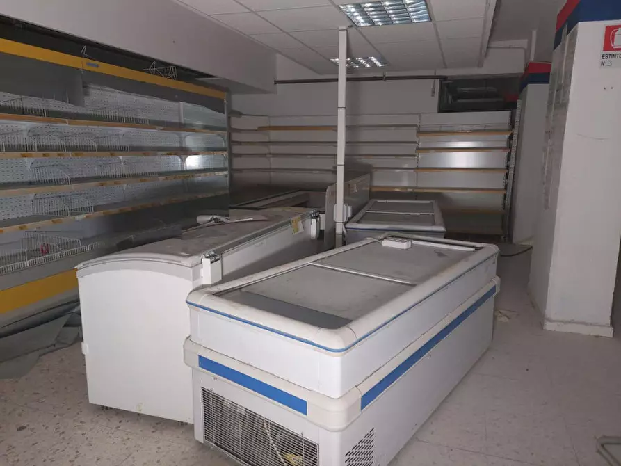 Immagine 12 di Negozio in vendita  in Via Roma, N. 26 a Gagliano Castelferrato