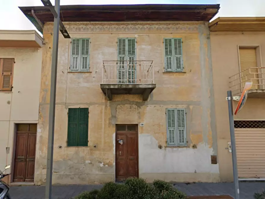 Immagine 1 di Palazzo in vendita  in Via C. Colombo, N. snc a Taggia