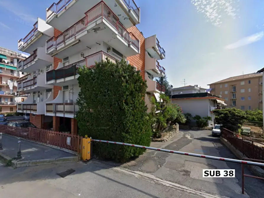 Immagine 1 di Posto auto in vendita  in Via Beglini, N. 52 a Taggia