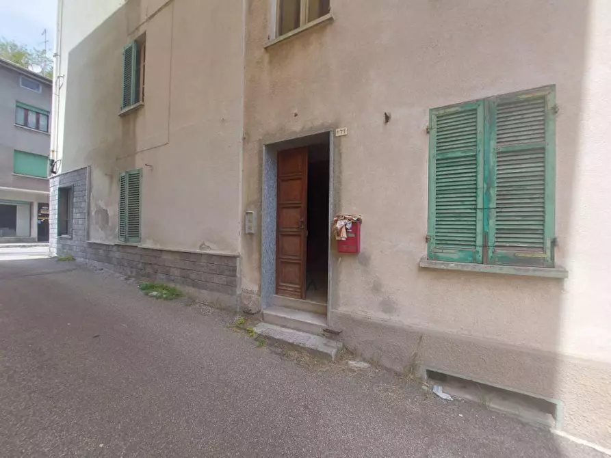 Immagine 3 di Palazzo in vendita  in Frazione Ponzone - Via Provinciale, N. 171 a Valdilana
