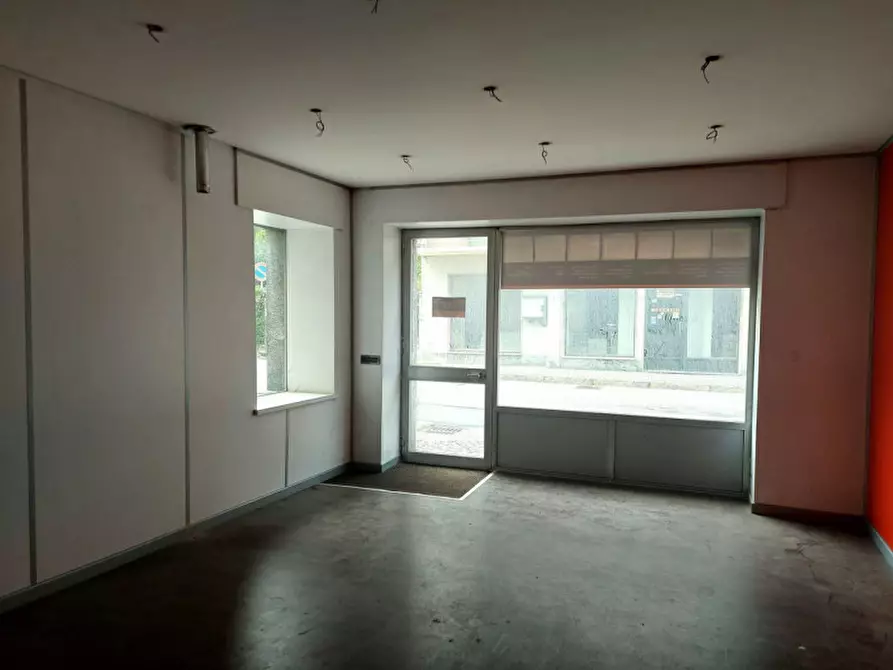 Immagine 8 di Palazzo in vendita  in Frazione Ponzone - Via Provinciale, N. 171 a Valdilana