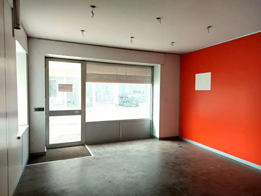 Immagine 9 di Palazzo in vendita  in Frazione Ponzone - Via Provinciale, N. 171 a Valdilana