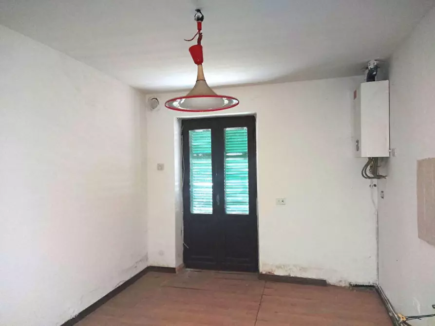 Immagine 13 di Palazzo in vendita  in Frazione Ponzone - Via Provinciale, N. 171 a Valdilana