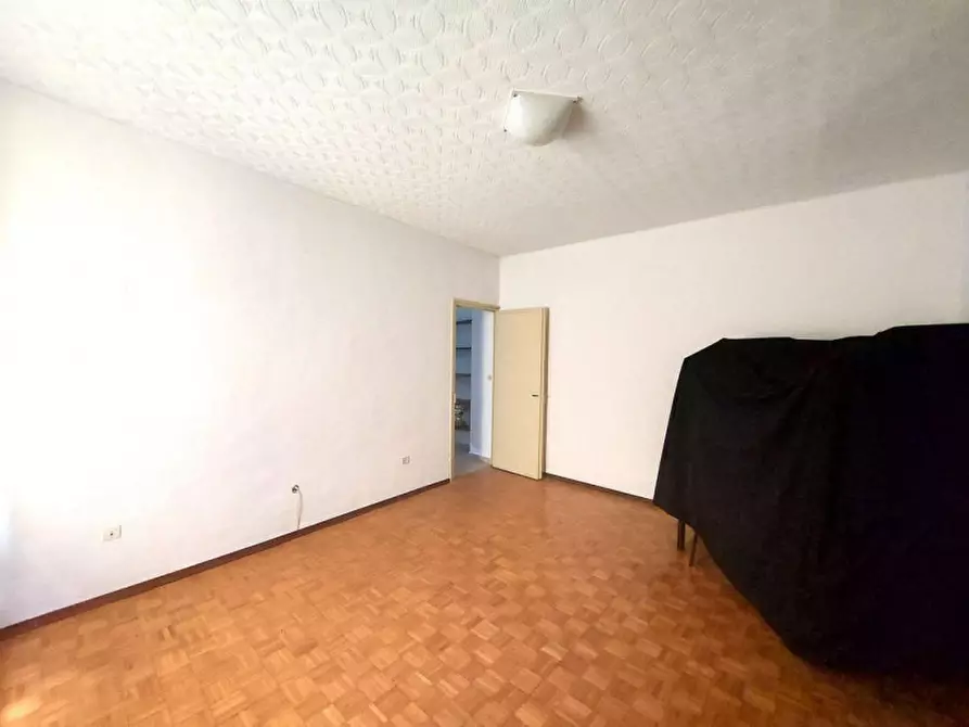 Immagine 15 di Palazzo in vendita  in Frazione Ponzone - Via Provinciale, N. 171 a Valdilana