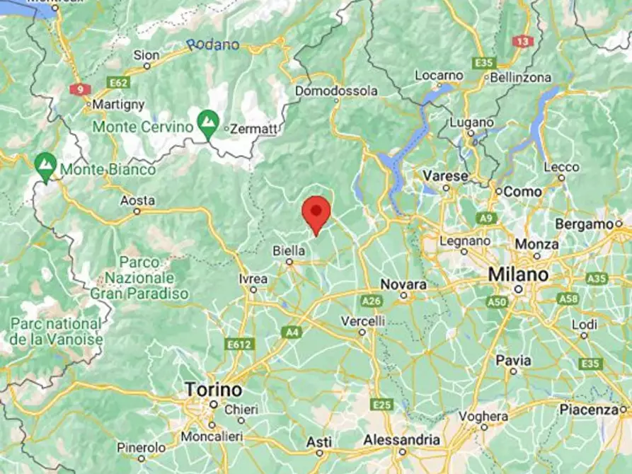 Immagine 20 di Palazzo in vendita  in Frazione Ponzone - Via Provinciale, N. 171 a Valdilana