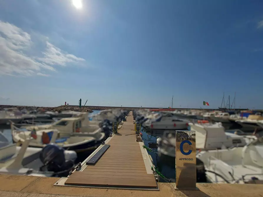 Immagine 5 di Posto auto in vendita  in Lungomare Marconi, N. snc a Borghetto Santo Spirito