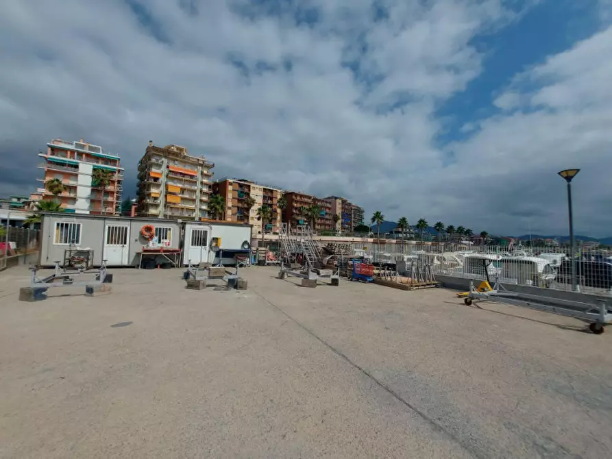 Immagine 11 di Posto auto in vendita  in Lungomare Marconi, N. snc a Borghetto Santo Spirito