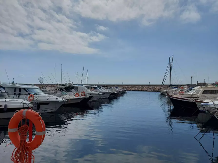 Immagine 12 di Posto auto in vendita  in Lungomare Marconi, N. snc a Borghetto Santo Spirito