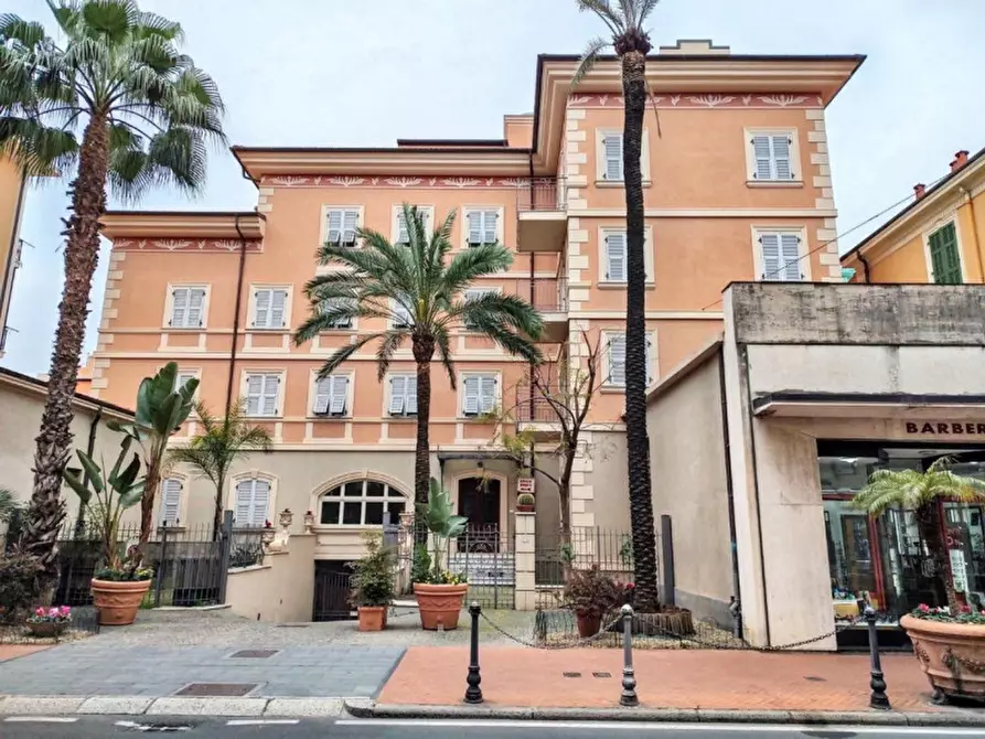 Immagine 21 di Appartamento in vendita  in Via Vittorio Emanuele II, N. 117 a Bordighera