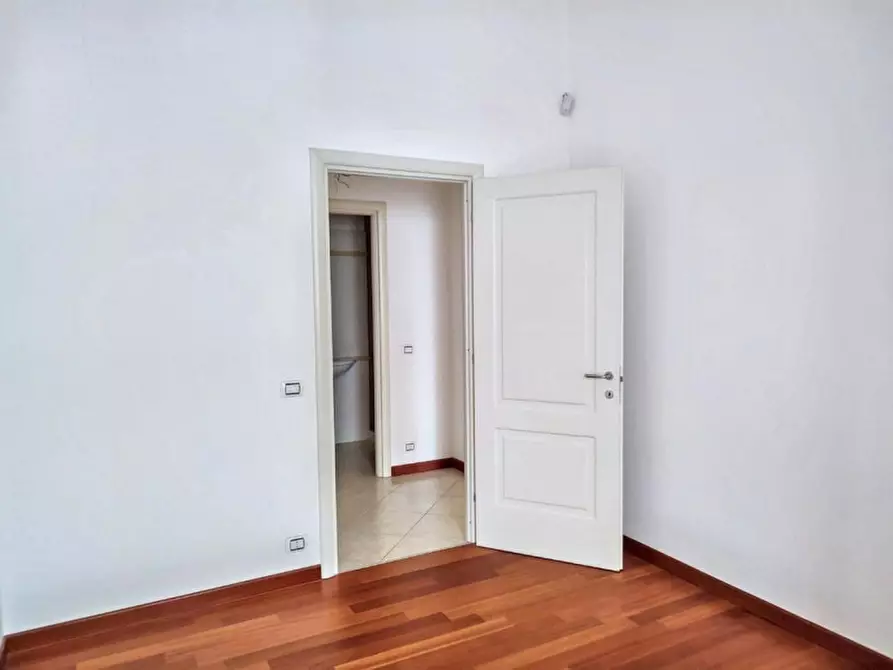 Immagine 11 di Appartamento in vendita  in Via Vittorio Emanuele II, N. 117 a Bordighera