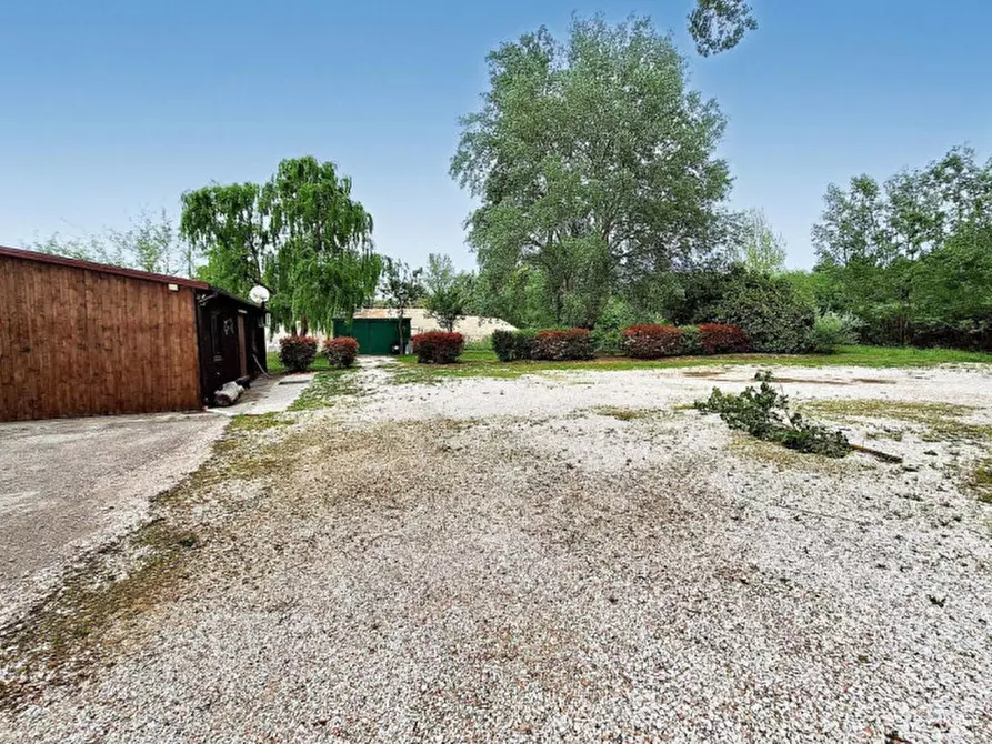 Immagine 4 di Attività commerciale in vendita  in Via Enrico Fermi, N. snc a Cagli