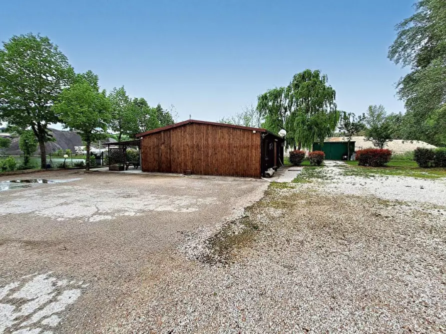 Immagine 5 di Attività commerciale in vendita  in Via Enrico Fermi, N. snc a Cagli