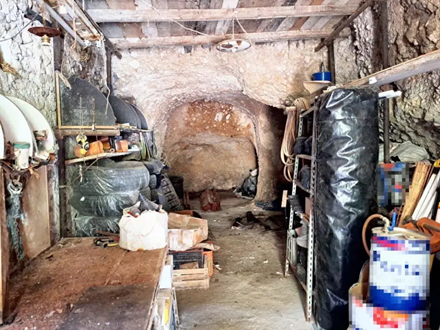 Immagine 2 di Magazzino in vendita  in via Pettoranello, N. 40 a Pettorano Sul Gizio