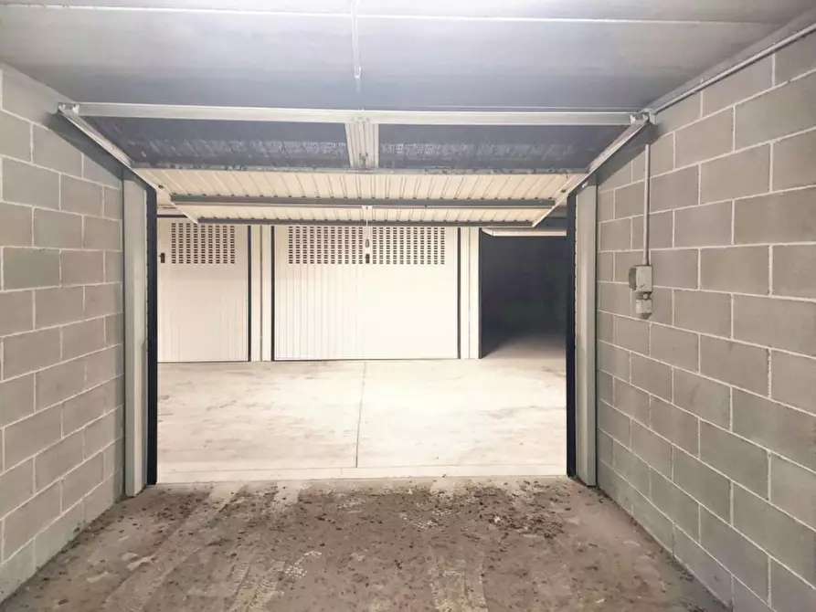 Immagine 2 di Posto auto in vendita  in Piazza Goffredo Mameli, N. snc a Imperia