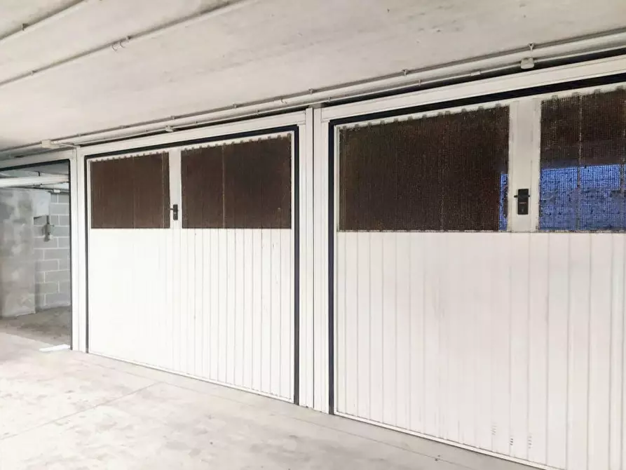 Immagine 4 di Posto auto in vendita  in Piazza Goffredo Mameli, N. snc a Imperia