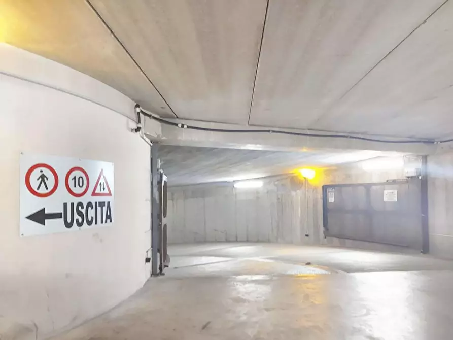 Immagine 6 di Posto auto in vendita  in Piazza Goffredo Mameli, N. snc a Imperia