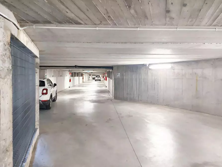 Immagine 11 di Posto auto in vendita  in Piazza Goffredo Mameli, N. snc a Imperia