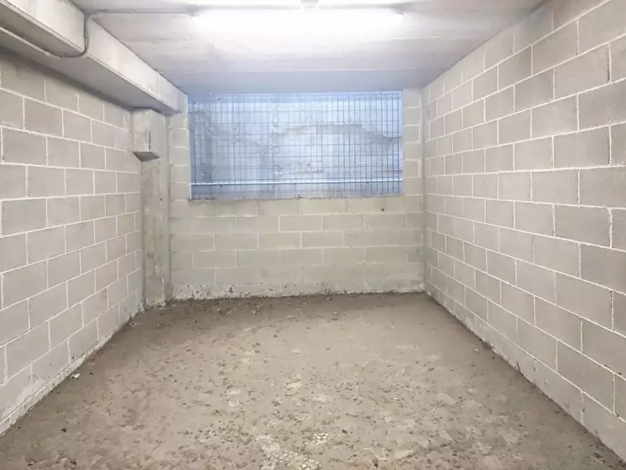 Immagine 2 di Posto auto in vendita  in Piazza Goffredo Mameli, N. snc a Imperia