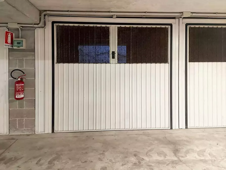 Immagine 4 di Posto auto in vendita  in Piazza Goffredo Mameli, N. snc a Imperia