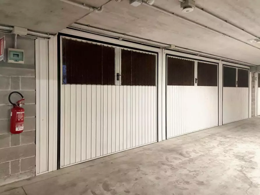 Immagine 5 di Posto auto in vendita  in Piazza Goffredo Mameli, N. snc a Imperia