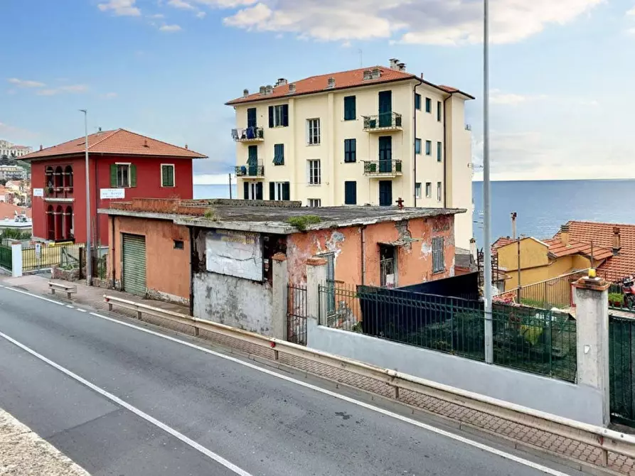 Immagine 12 di Palazzo in vendita  in Via Gabriele D'Annunzio, N. snc a Imperia