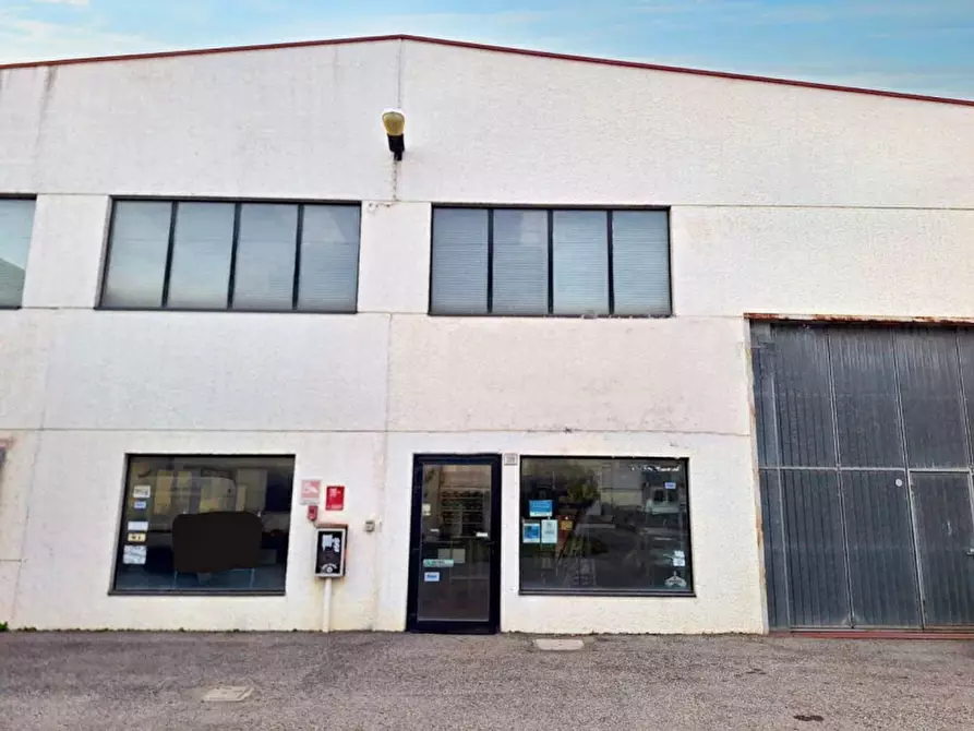 Immagine 1 di Magazzino in vendita  in Ravenna, N. snc a Ravenna
