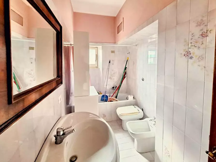 Immagine 13 di Villa in vendita  in Via Cesia, N. 71 a Todi