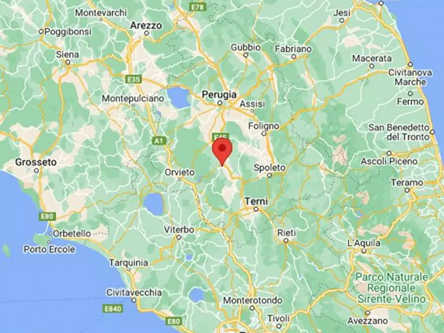 Immagine 27 di Villa in vendita  in Via Cesia, N. 71 a Todi