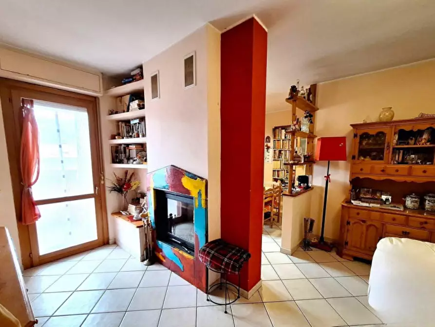 Immagine 2 di Appartamento in vendita  in Via della Zaffera, N. 48 a Deruta