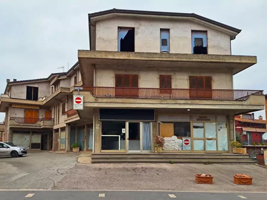 Immagine 1 di Negozio in vendita  in Via Tibertina sud, N. 220B a Deruta