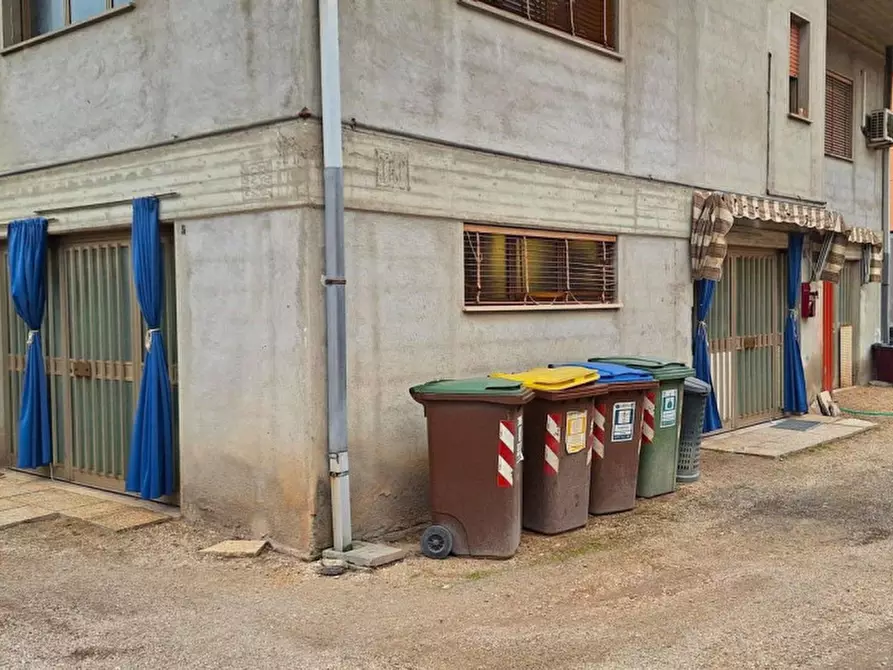 Immagine 8 di Negozio in vendita  in Via Tibertina sud, N. 220B a Deruta