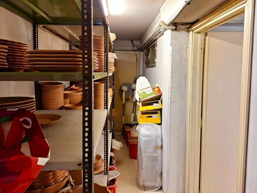 Immagine 11 di Negozio in vendita  in Via Tibertina sud, N. 220B a Deruta